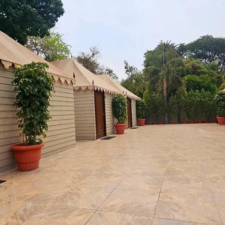Jhansi Hotel Exterior photo