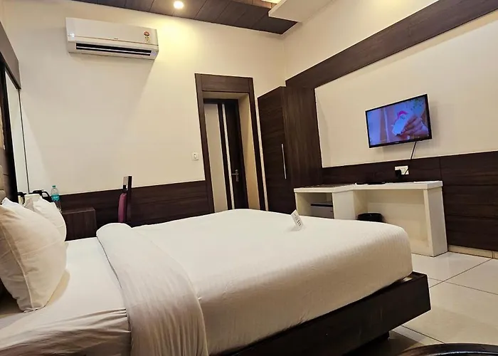 Jhansi Hotel