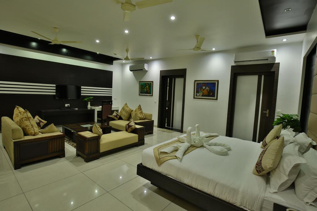 Hotel Jhansi Hotel 4*