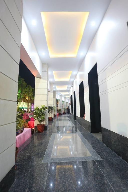 Jhansi Hotel