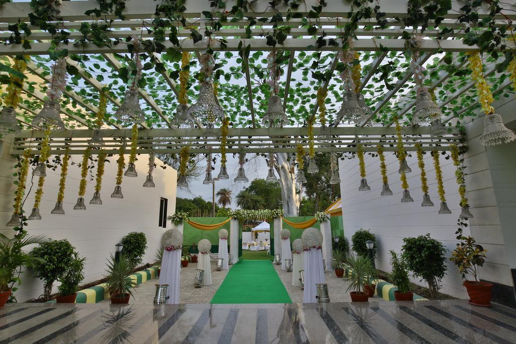 Jhansi Hotel Hotel