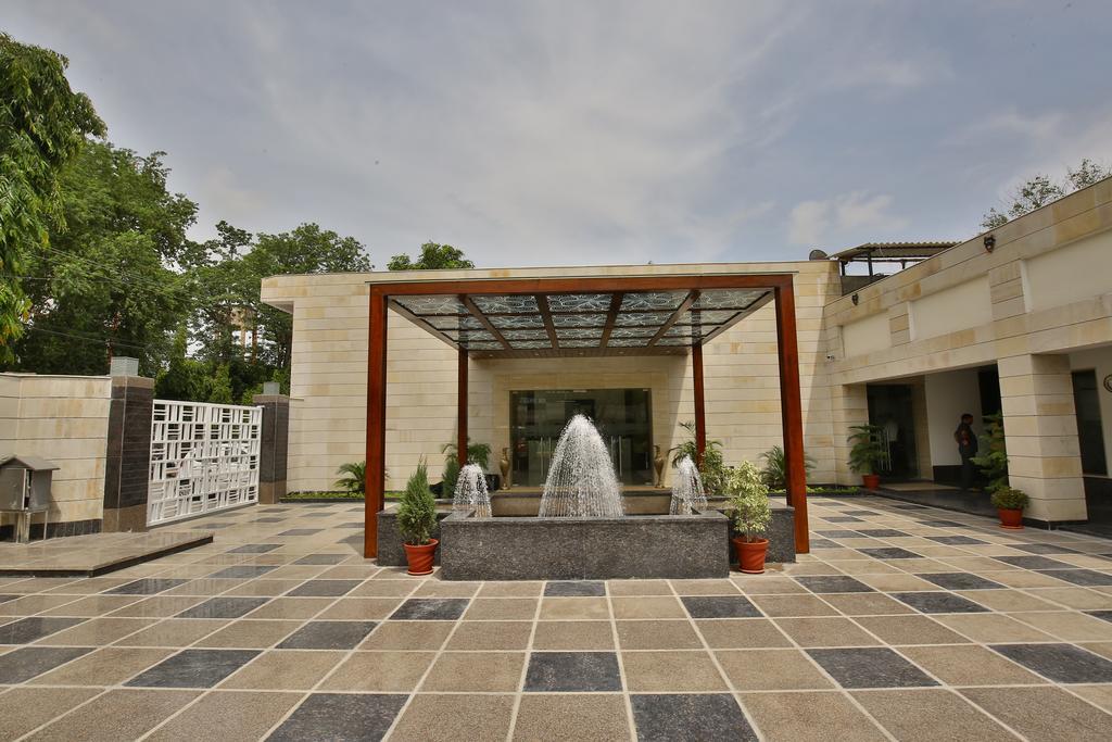 Jhansi Hotel Hotel