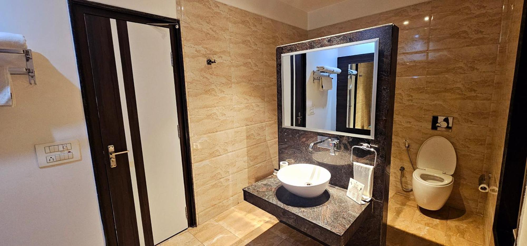 Jhansi Hotel