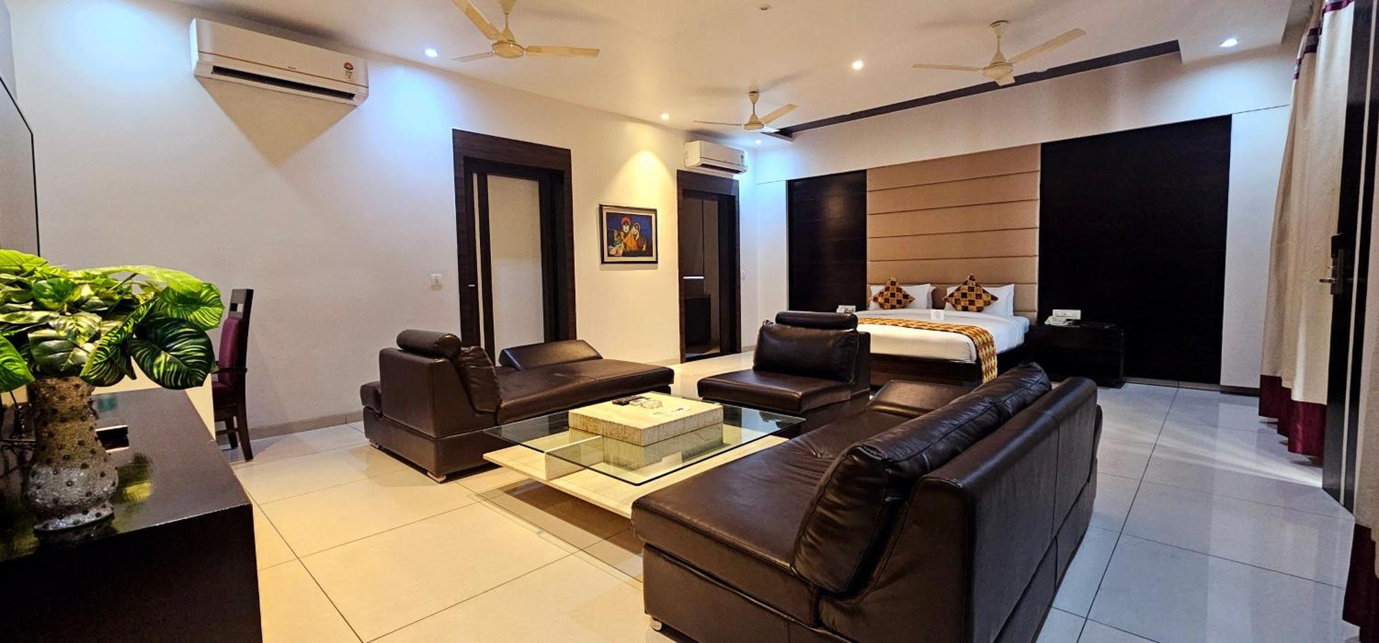 Hotel Jhansi Hotel