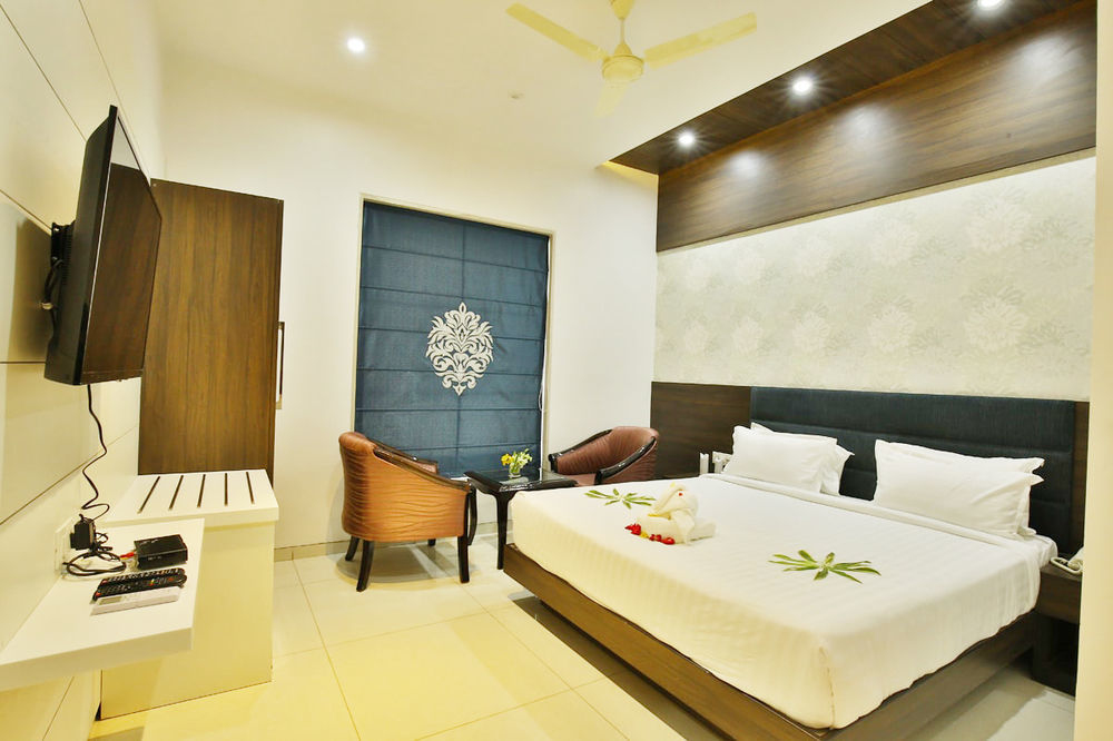 Jhansi Hotel Hotel