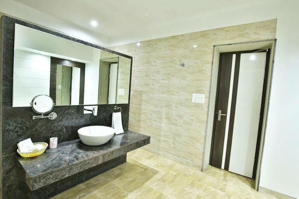 Jhansi Hotel Hotel