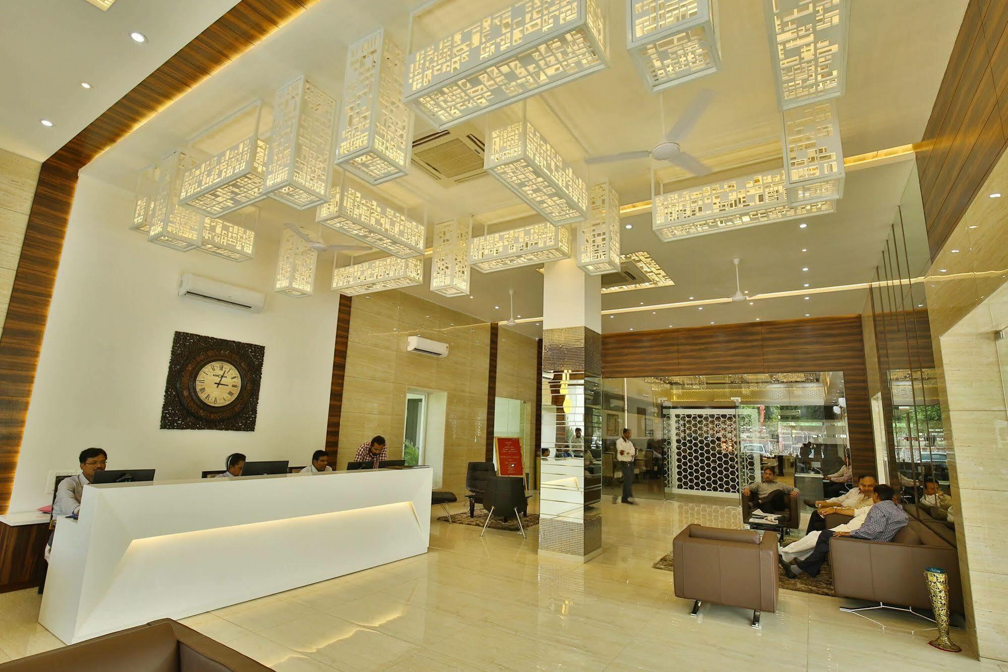 Hotel Jhansi Hotel 4*