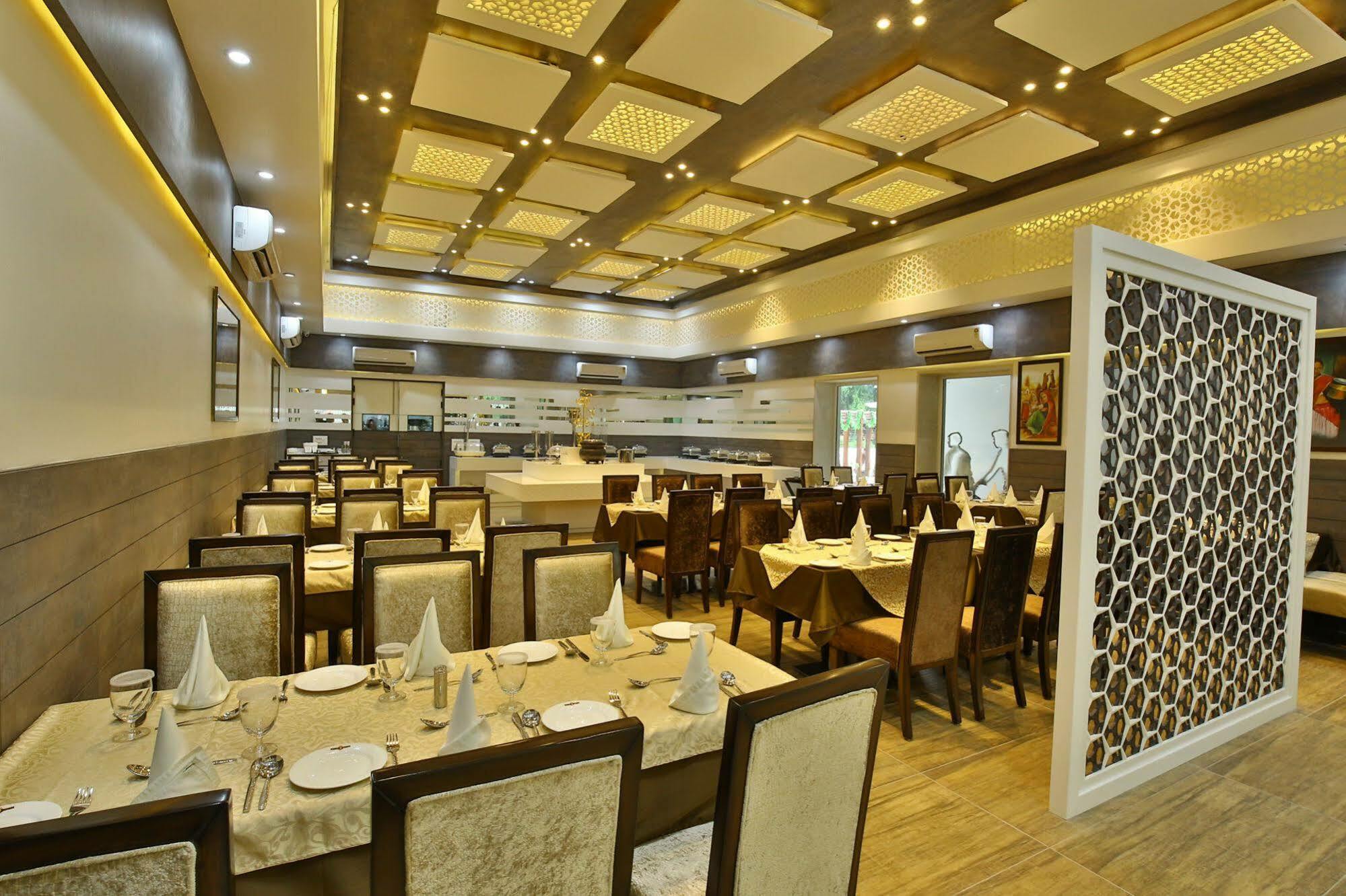 Hotel Jhansi Hotel