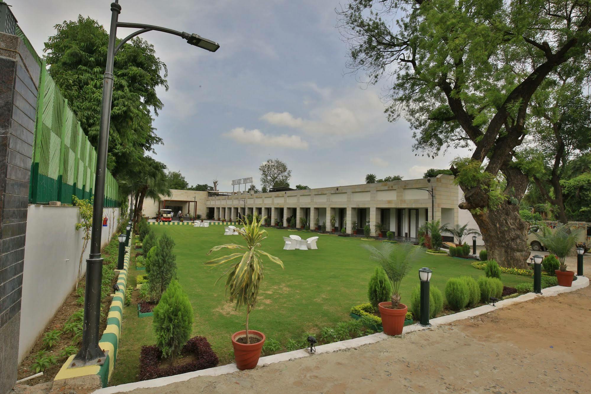 Jhansi Hotel Hotel 4*
